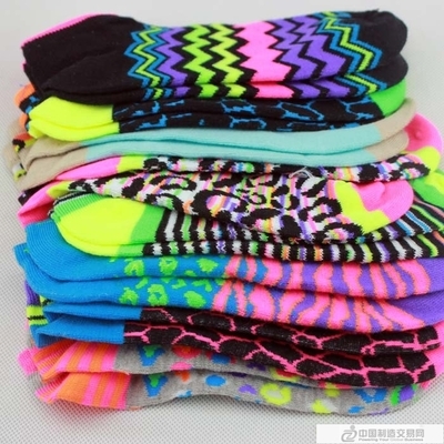 5毛襪子批發全攻略 廠家直銷庫存襪子，全棉滌棉混批一站購